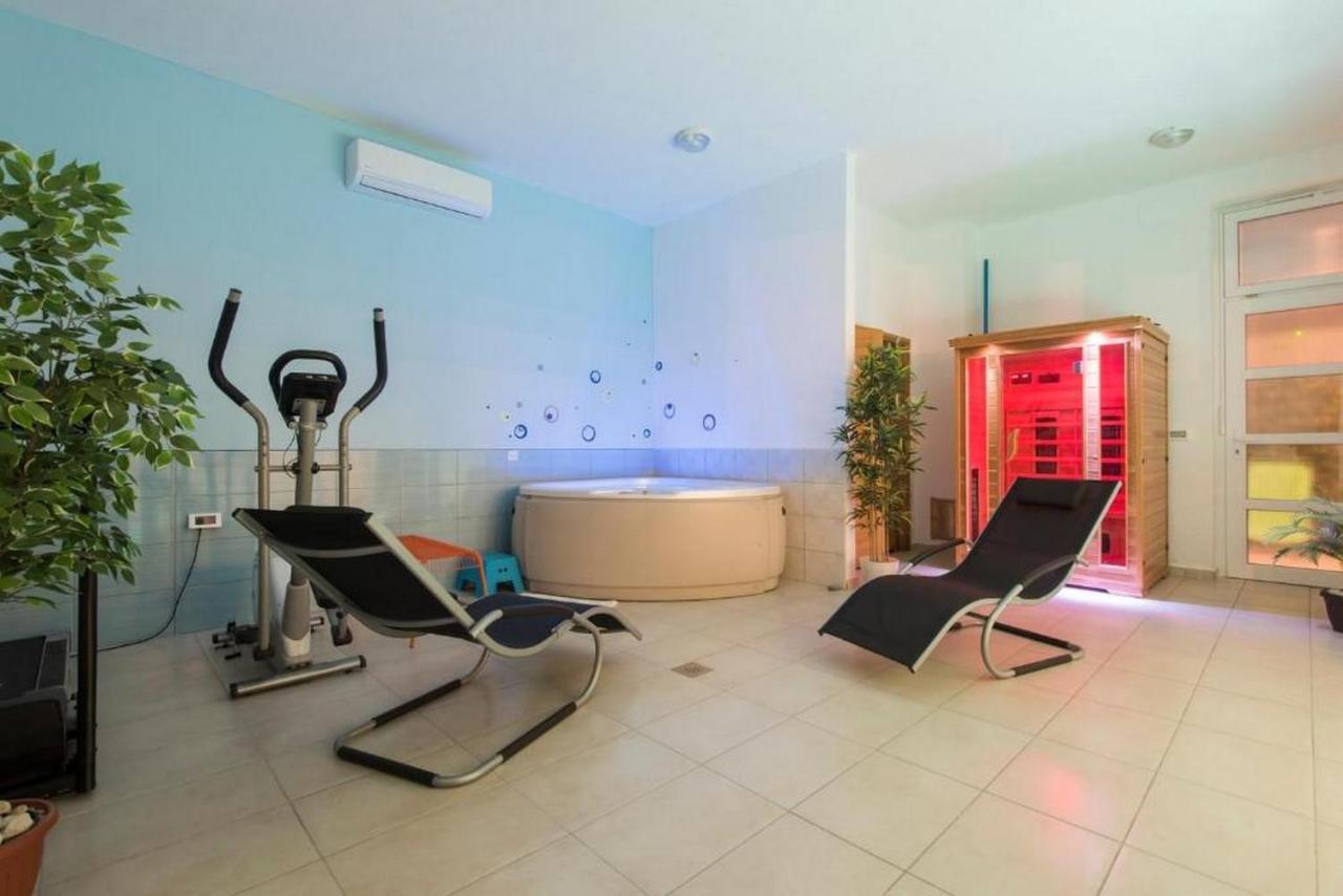 Apartments Villa Ema ザダル エクステリア 写真