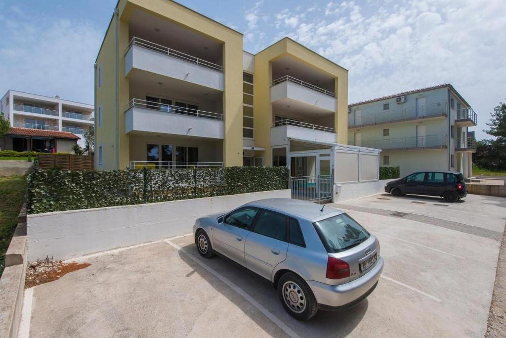 Apartments Villa Ema ザダル エクステリア 写真