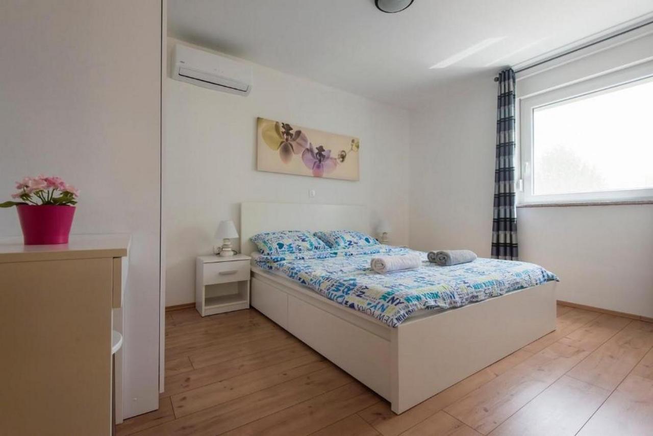 Apartments Villa Ema ザダル エクステリア 写真