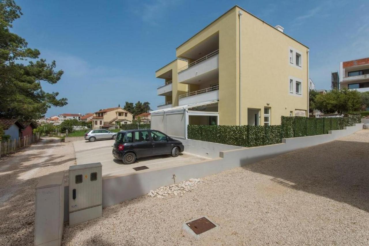 Apartments Villa Ema ザダル エクステリア 写真