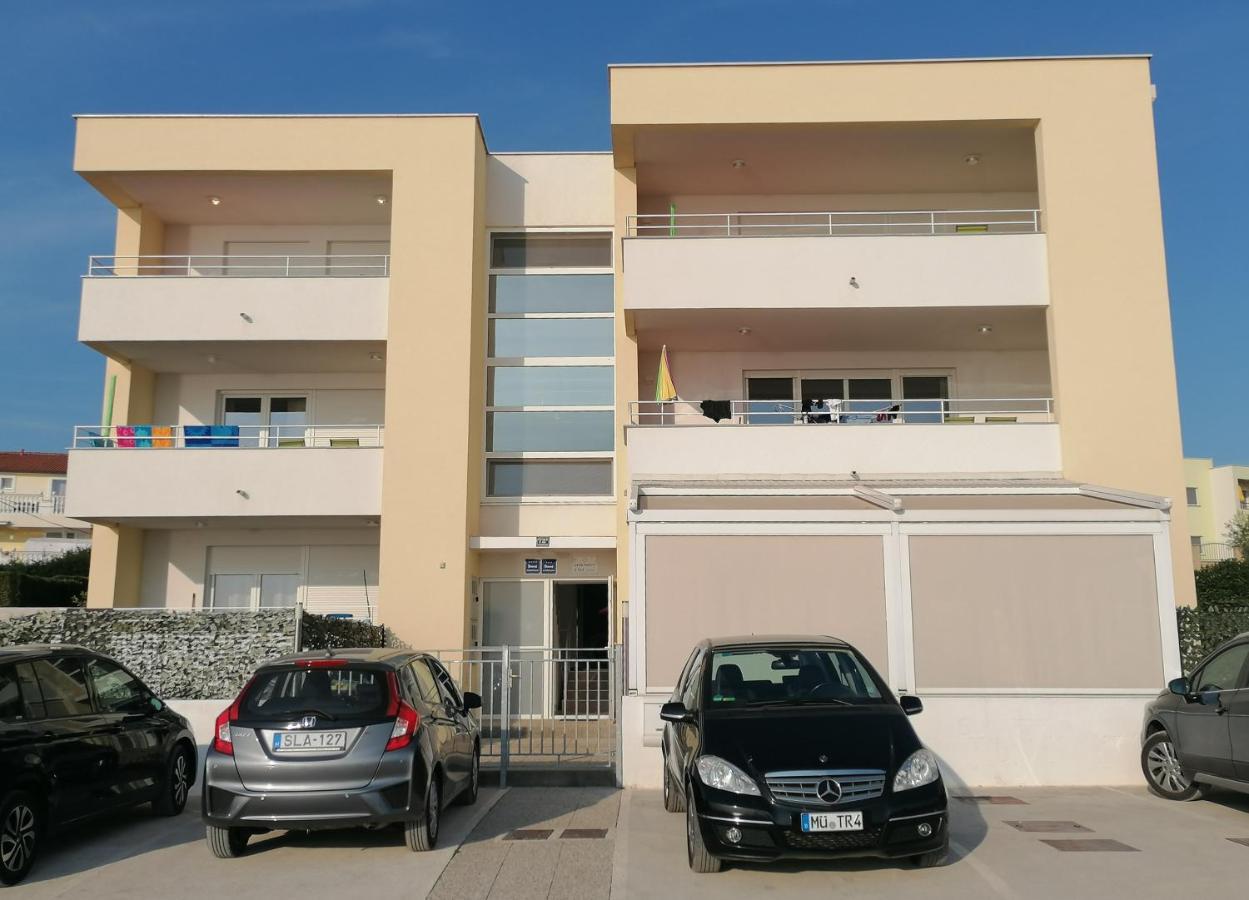 Apartments Villa Ema ザダル エクステリア 写真